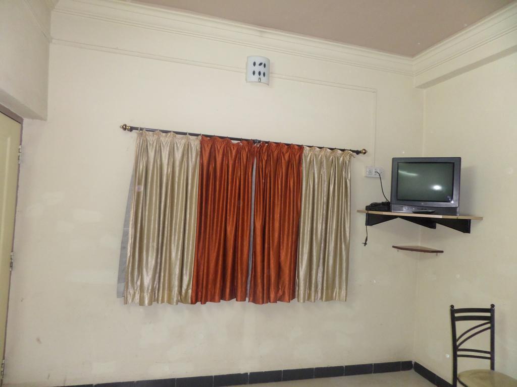 Chalukya Deluxe Ξενοδοχείο Kolhapur Εξωτερικό φωτογραφία
